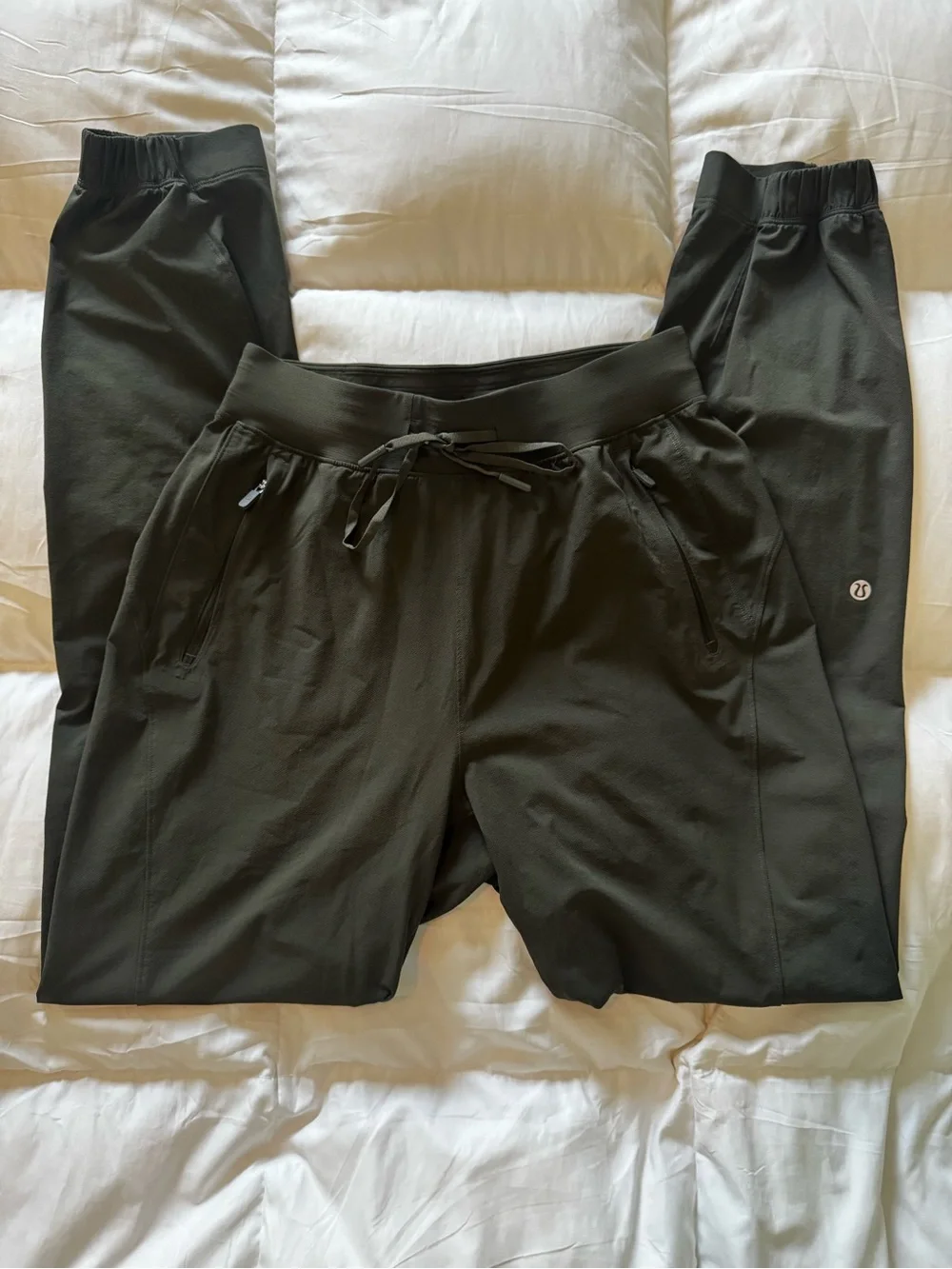 Lululemon License to Train High-Rise Jogger Pant Dark Olive Size 4 Zip Pocket